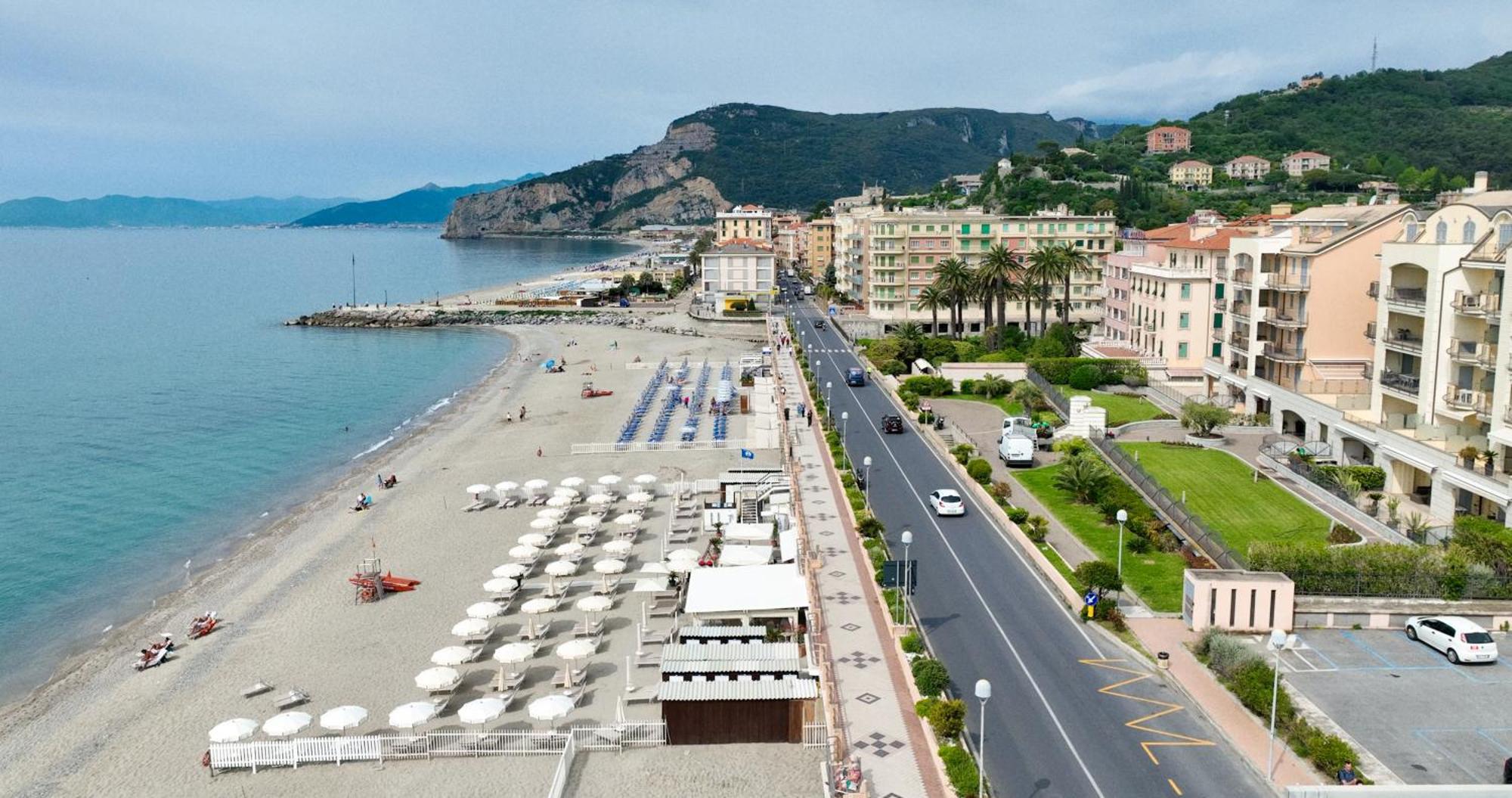 Hotel La Bussola Finale Ligure Luaran gambar